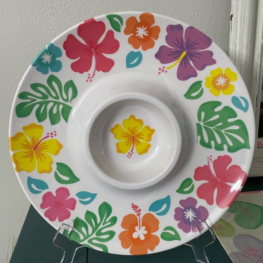 NWT Hibiscus Melamine Chip & Dip Tray